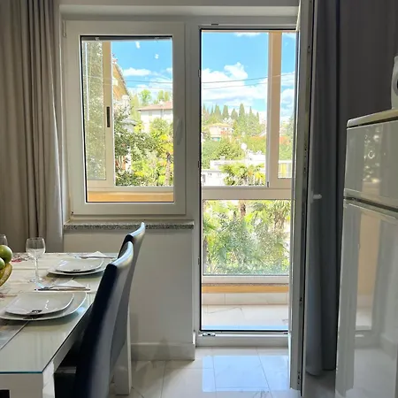 Luna - & Center Appartement Opatija