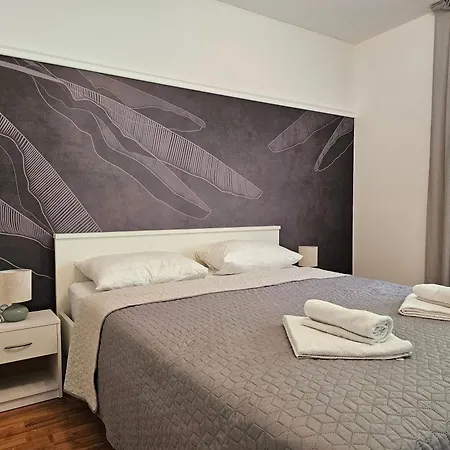 Luna - & Center Abbazia